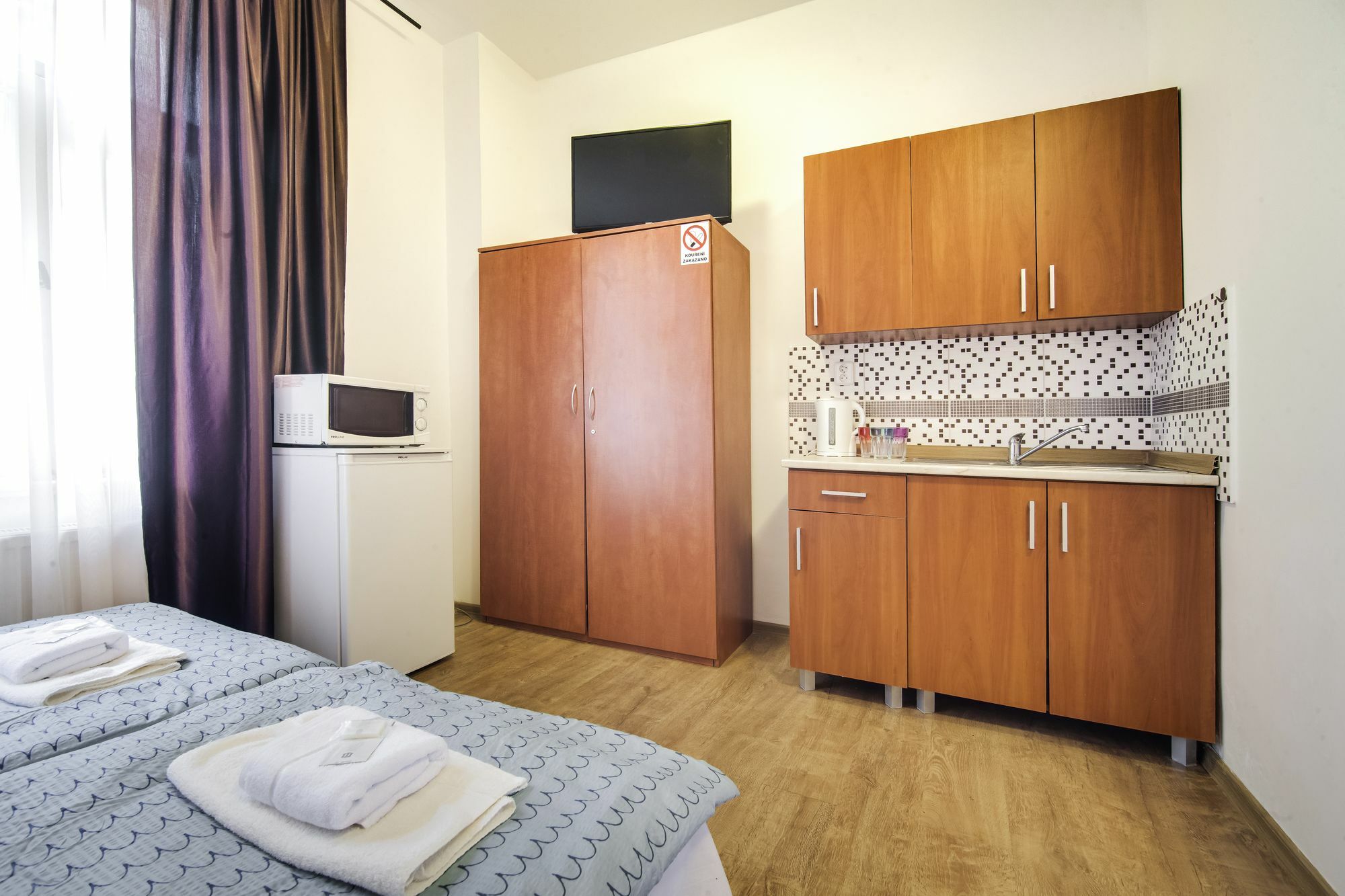 Aparthotel Zarra ปราก ภายนอก รูปภาพ